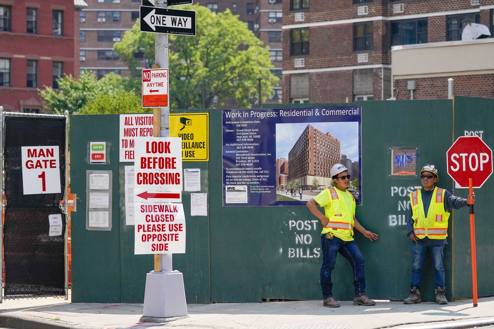 Alors que les craintes de récession augmentent, les fortes embauches aux États-Unis devraient ralentir